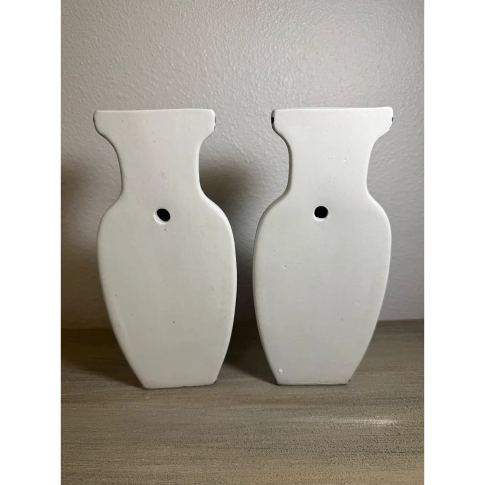 Set of 2 Vintage Blue/White Ceramic Hanging Wall Pocket Vases Chinoiserie style